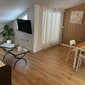 Wonderstays Maribel Апартаменты
